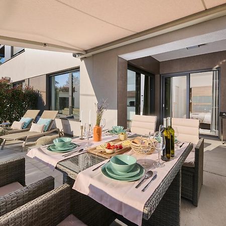 Brand New 1 Bedroom Apartment With Backyard Near The Beach! Poreč Extérieur photo