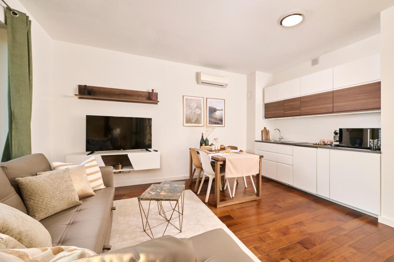 Brand New 1 Bedroom Apartment With Backyard Near The Beach! Poreč Extérieur photo